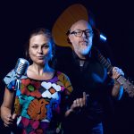 „Countryfied!“ by Watzlaff: Sängerin Ilonka Vöckel und Gitarrist Eric Ehmer - Foto c) Chris Vain